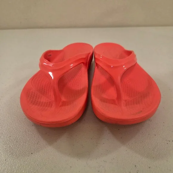 Oofos OOlala Recovery Sandals Womens 8 Neon Coral Pink Thong Flip Flops 1001 - Picture 2 of 7
